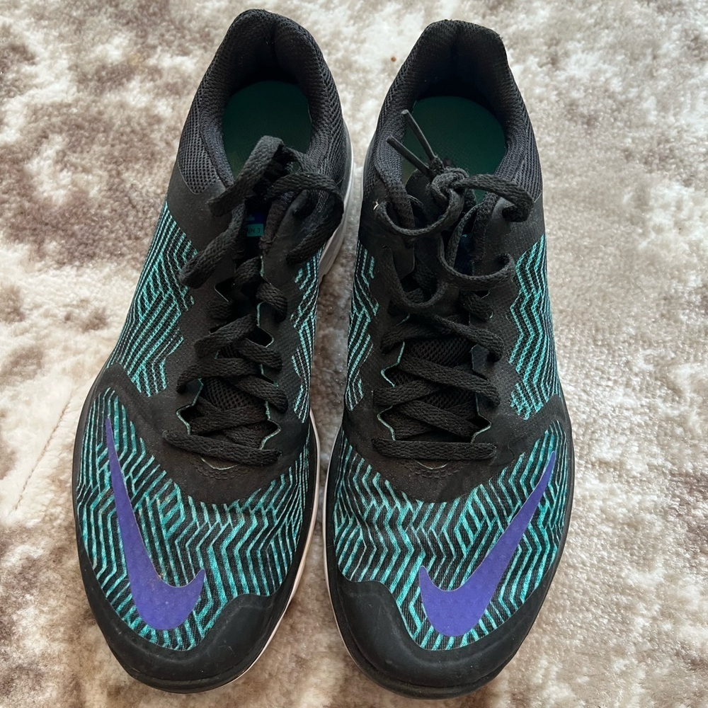 Nike Women’s FS Lite Run 3 Running Sneakers Size 8 Walk Hiking Biking Exercise